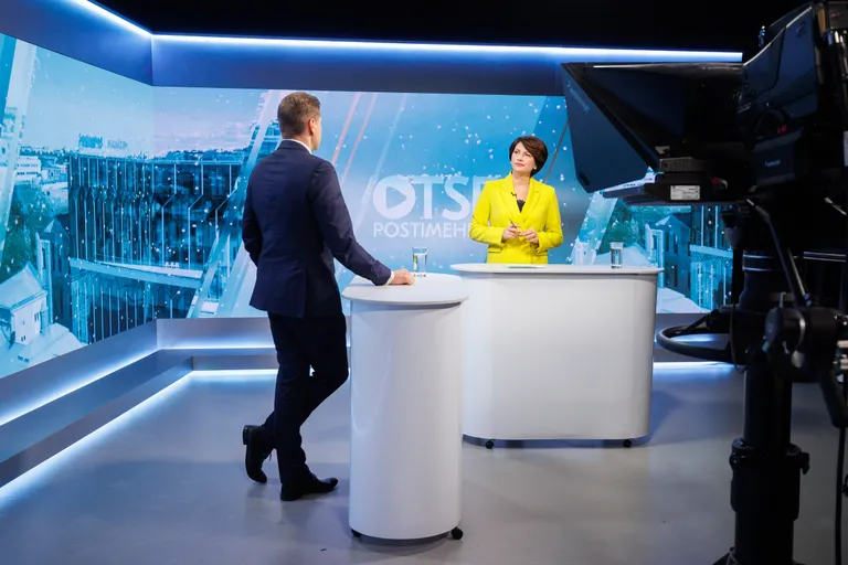Студия Postimees: как пояс обороны укрепит Балтию? Отвечает министр обороны Ханно Певкур / Одежда ведущей: Tallinna Kaubamaja / DKNY